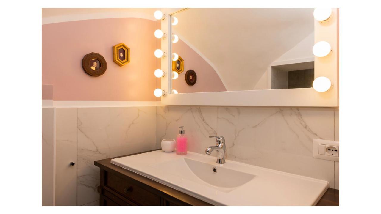 Light Pink - Suite In The Middle Of Everything Torre Annunziata Exterior foto